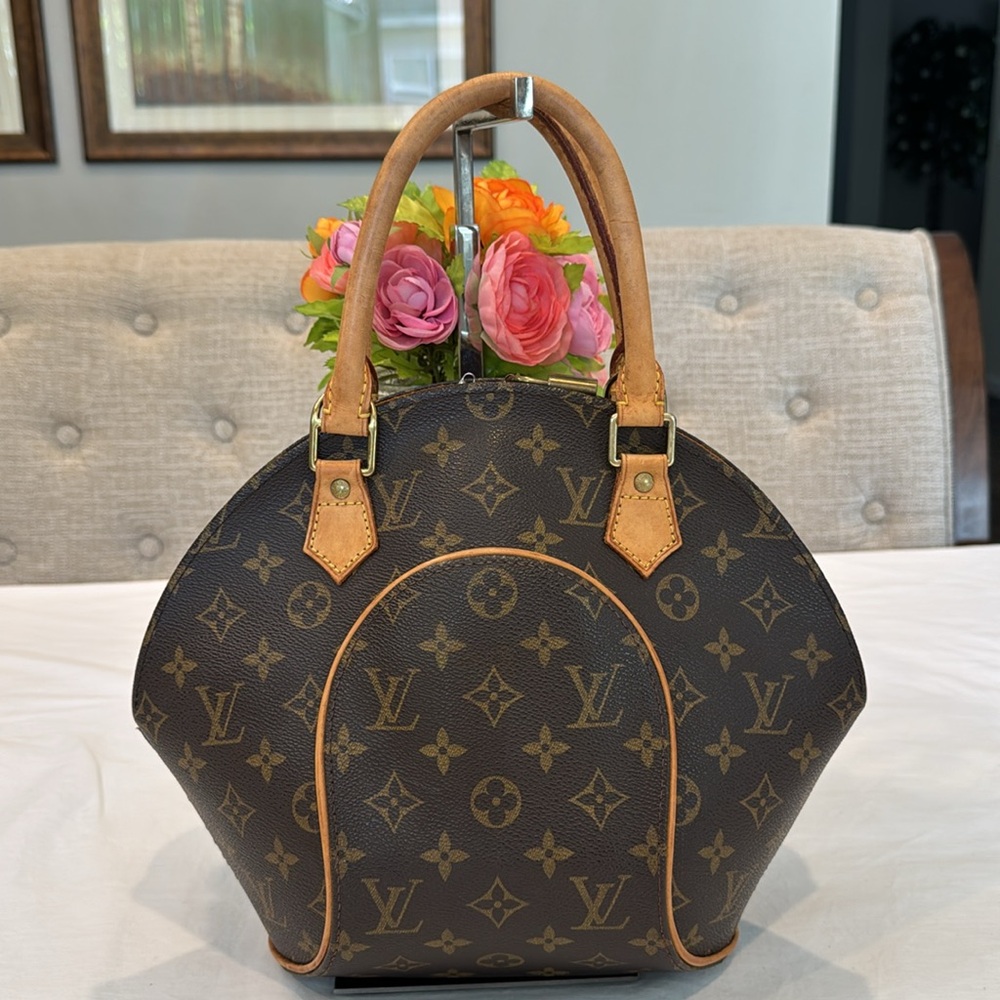 Authentic Louis Vuitton Ellipse PM bag
